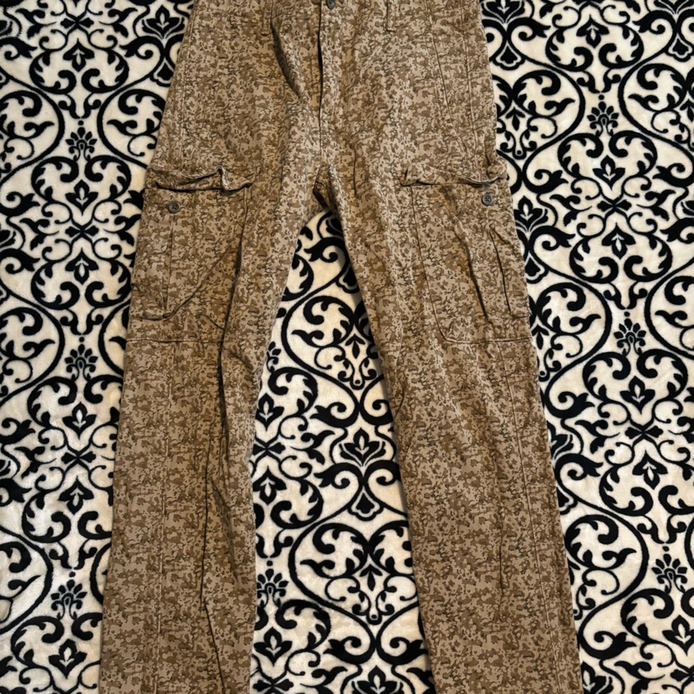 Boys army fatigue 32/32 Levi’s